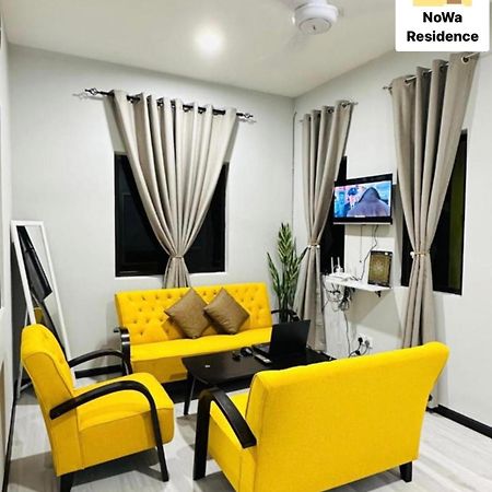 Nowa Residence Rumah Kuning Мерсинг Экстерьер фото