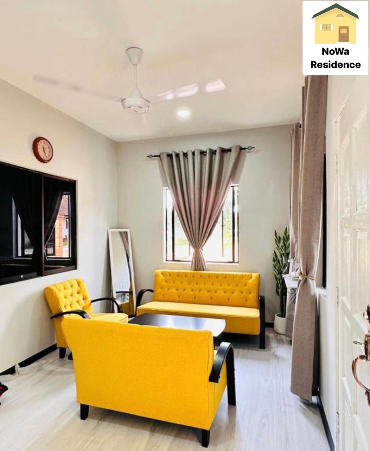 Nowa Residence Rumah Kuning Мерсинг Экстерьер фото